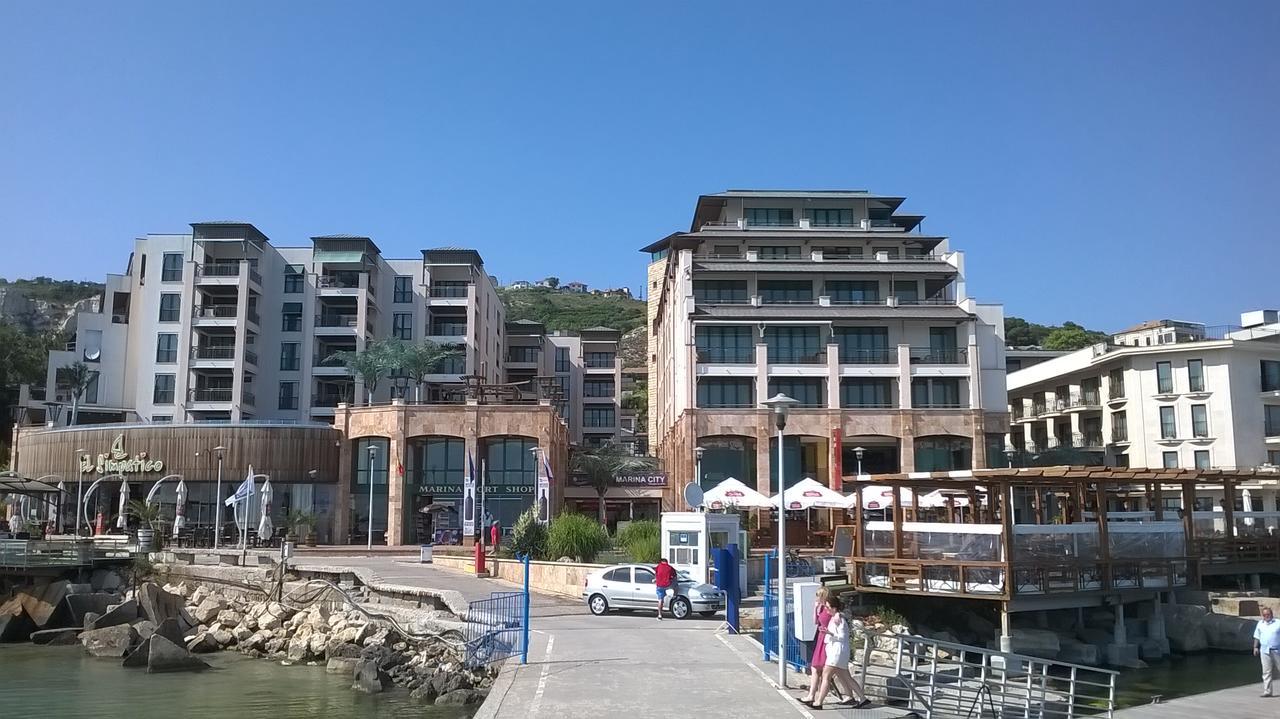 Marina City Aparthotel Balchik Exterior photo