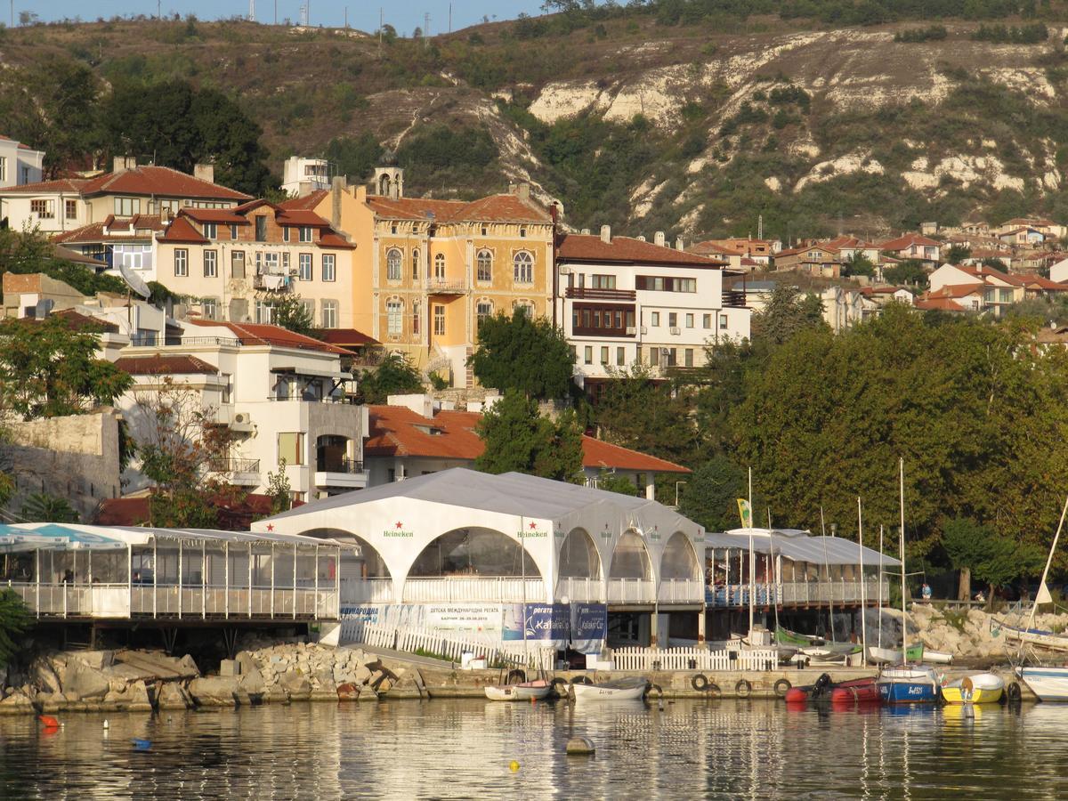 Marina City Aparthotel Balchik Exterior photo